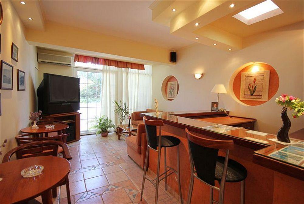 Hotel Dionysis Studios Adamantas  Bagian luar foto